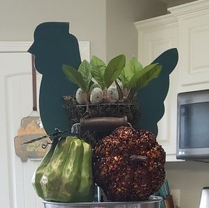 Farmhouse hen chicken tabletop  home decor